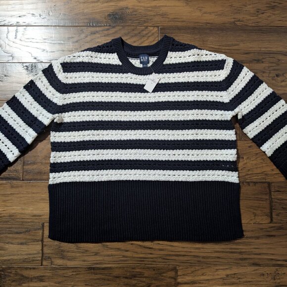 New Gap 24/7 Split Hem Crochet sweater navy striped size small - Picture 15 of 16